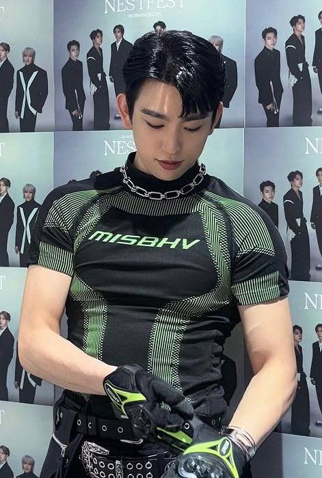 FashionistD's tweet image. Daily dose of #JINYOUNG