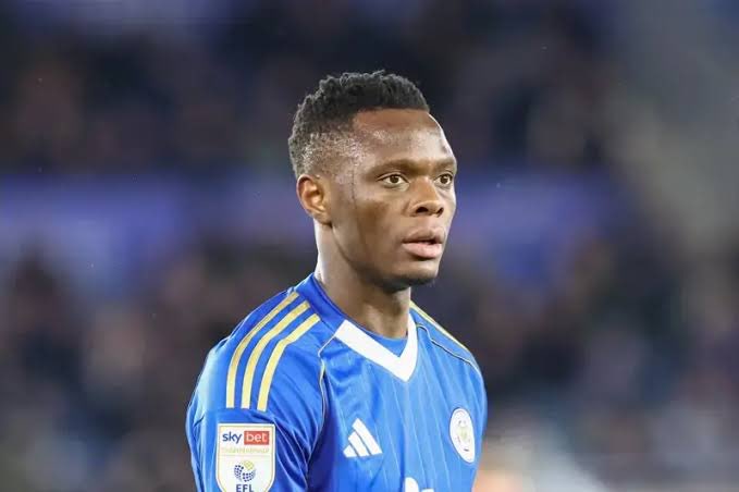 TFWhistle__'s tweet photo. Players out of contract at the end of the season 📑 

Ricardo Pereira
Patson Daka
Jordan Ayew
Asmir Begovic
Jamaal Lascelles
Wanya Marcal

Jordan James (loan)
Divine Mukasa (loan)
Joe Aribo (loan)
Dujuan Richards (loan)
Aaron Ramsey (loan)

#lcfc #leicestercity https://t.co/R7qATjPvN1