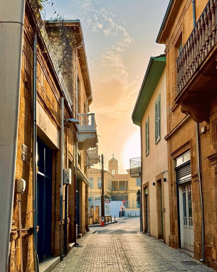 visitcyprus's tweet image. April in Nicosia, just as it should be 🇨🇾🌸

Golden light, blooming streets and cafés full of life ☀️☕
Wander a little, sit a little… and take it all in.

Have you experienced Nicosia in spring? 👇#VisitCyprus #Cyprus

📷 @islanderstories
