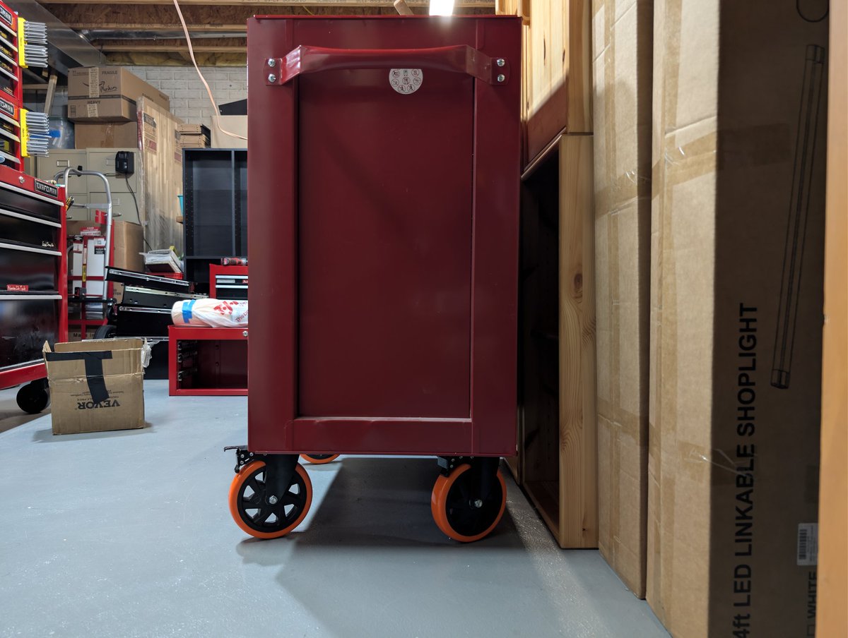 TheProfosist's tweet image. It's got clodhoppers!

Imagine a Craftsman toolbox then imagine if it rolled around easily that's this *mind blown*

amzn.to/4cUcdR9

#modding #DIY #HandyMan #ToolTip #ToolPickups