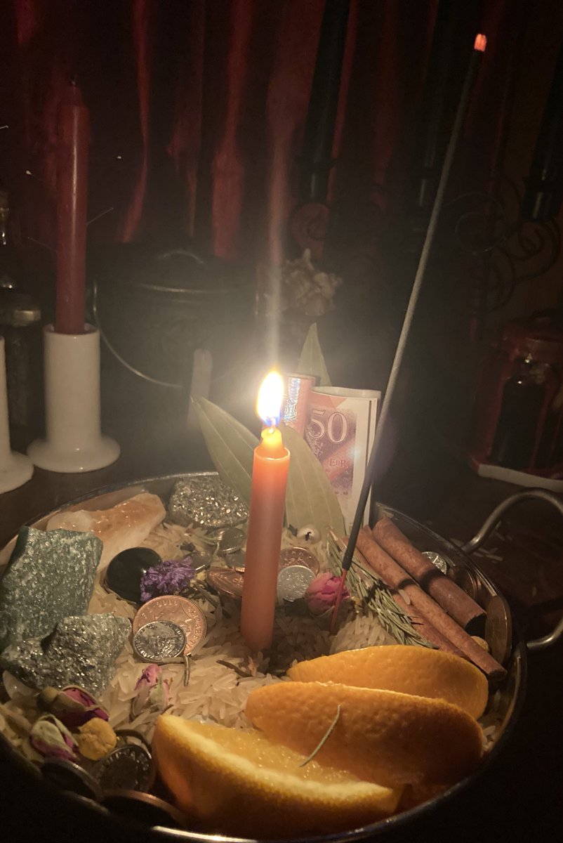 💸 COLLECTIVE MONEY BOWL 💸

To be included in May’s money bowl:

LIKE
REPOST
COMMENT your initials OR preferred name

Tips of £4.44 get own carved candle
Tips of £8.88 get own mini bowl + carved candle + extra meditation time

linktr.ee/thedivinebruxa