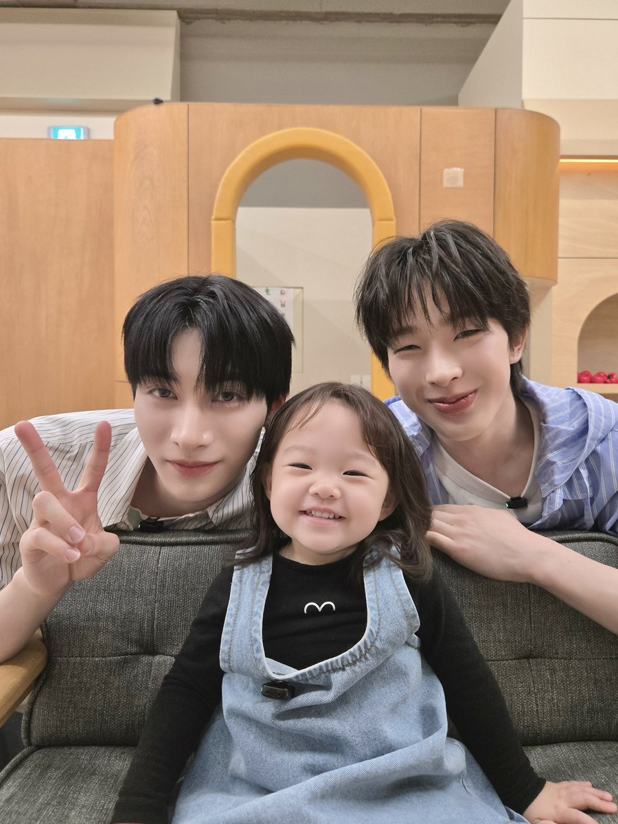 tomoya_zip's tweet photo. [📷] 꿈친구 (1)
@ kbs_babys 

#NEXZ #넥스지  
#TOMOYA #토모야 https://t.co/6iFBPD7XRe