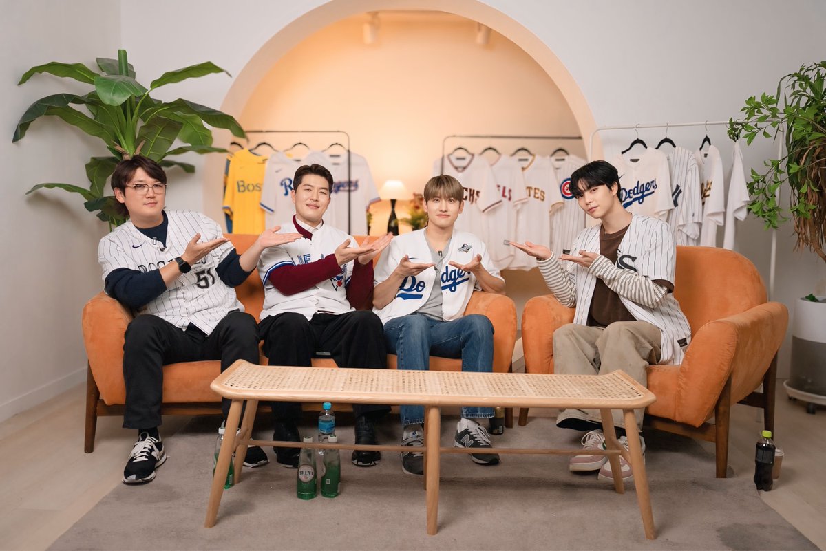 MLBKOR's tweet image. ✨세기의 만남✨
K-POP 스타🎤 + 야구 레전드⚾️ @NCTsmtown @TVXQ

풀 영상 보러가기👉 youtu.be/cbX9Ik5Z7Xk

#MAXCHANGMIN #TVXQ! #MLB
#NCT #NCTJOHNNY