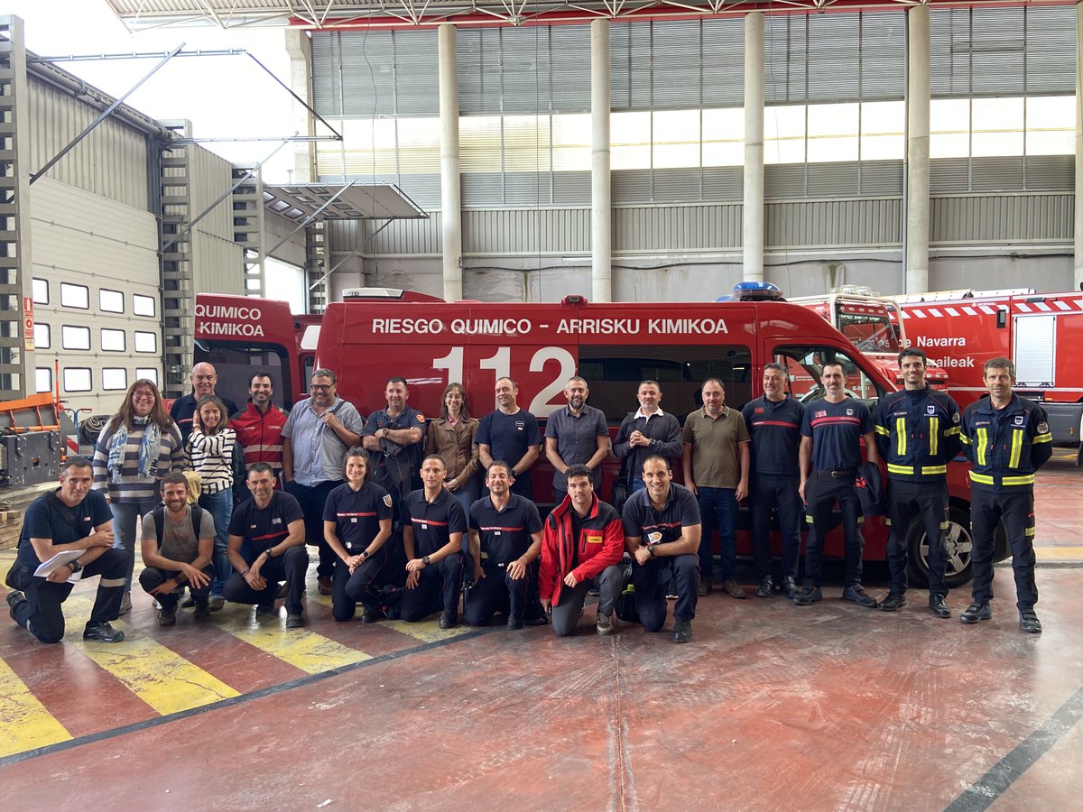 bomberos_na's tweet image. Mandos de @bomberos_na y técnicos de #ProtecciónCivil han participado esta semana el parque de #Cordovilla en unas jornadas formativas sobre "Prevención y gestión de riesgos tóxicos" en el marco del proyecto transfronterizo #ALERT-PYR

#Formación
#CooperaciónTransfronteriza