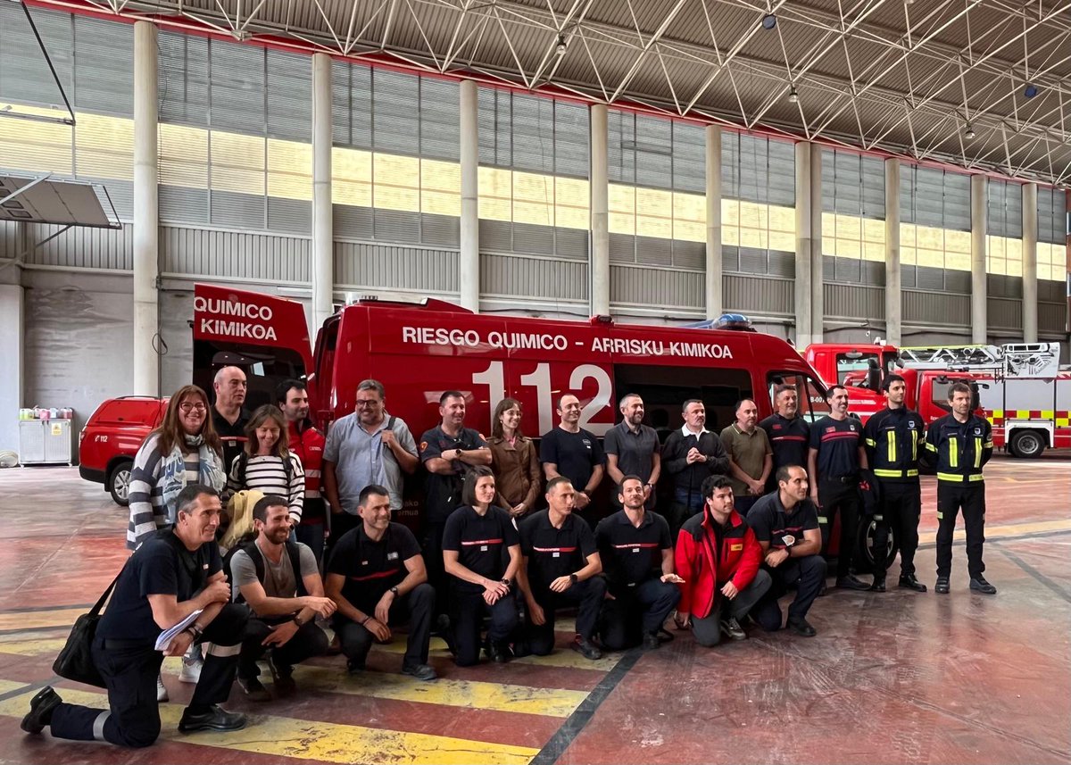 bomberos_na's tweet image. Mandos de @bomberos_na y técnicos de #ProtecciónCivil han participado esta semana el parque de #Cordovilla en unas jornadas formativas sobre "Prevención y gestión de riesgos tóxicos" en el marco del proyecto transfronterizo #ALERT-PYR

#Formación
#CooperaciónTransfronteriza