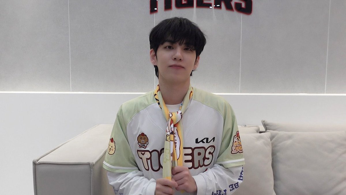 day6official's tweet image. [데식이들] 원필 x KIA 타이거즈 두 번째 시구 비하인드

youtu.be/Mjxom17eWD8

#DAY6 #데이식스
#원필 #WONPIL
#KIA_타이거즈 #KIA_TIGERS