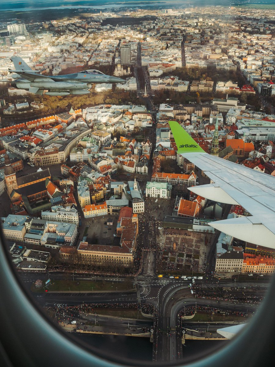 airBaltic tweet media