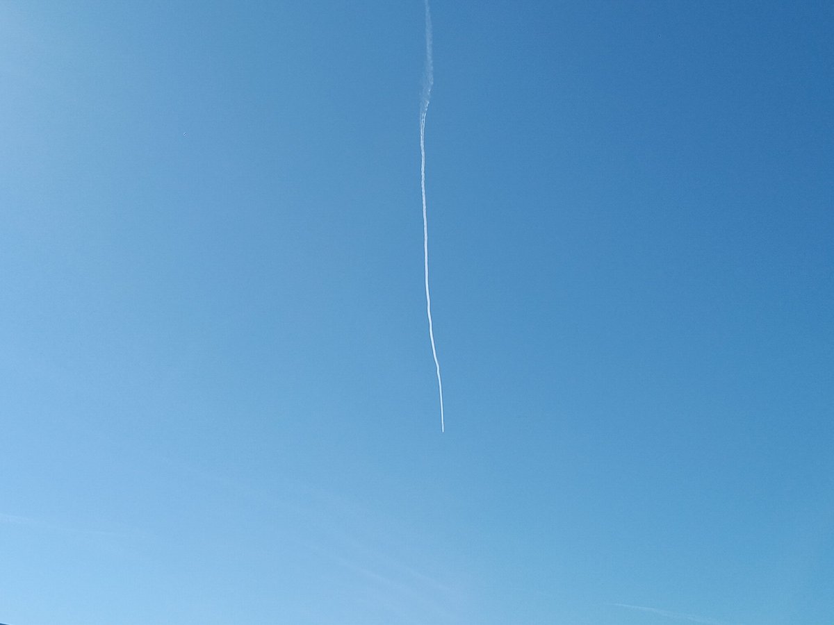 CYoung92054's tweet image. Strange that, glorious all week and they do this all week then its shite at the weekend. Very very common accurance in scotland. #geoengineering #nanoparticles #Danewigington