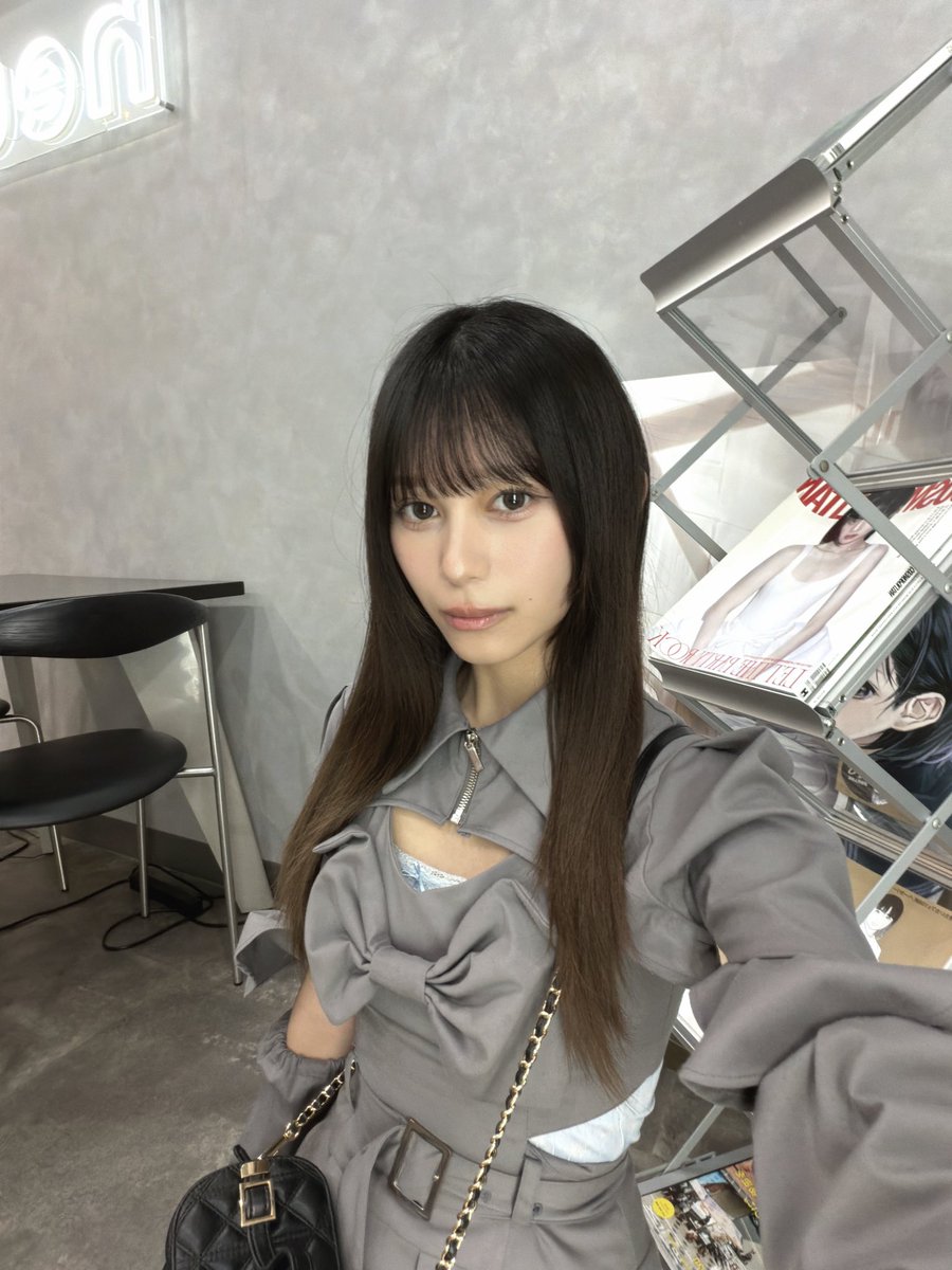 リリ tweet media