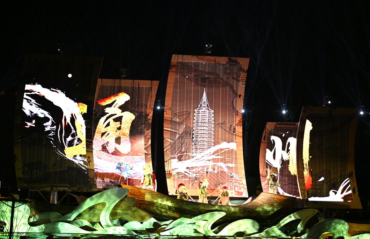 ID__BEIJING's tweet image. This spring, step into the Grand Canal and immerse yourself in the millennia-old charm of this living heritage.
Sail on a panoramic cruise along the canal. Page after page of vivid Chinese history unfolds before your eyes.
#Beijing #GrandCanal #ChineseCulture #Technology