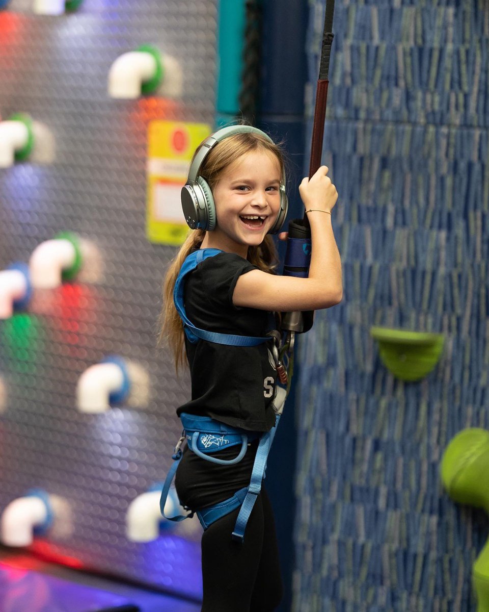 DestinationMK's tweet image. For this hour of #LoveMK Day - we teamed up with @climbquestmk  to offer one lucky winner a Family Climb Voucher to their amazing indoor climbing centre in the Kingston Centre ❤️

To enter, like this post and comment below with #LoveMK 😍

You've got until 11am to enter!