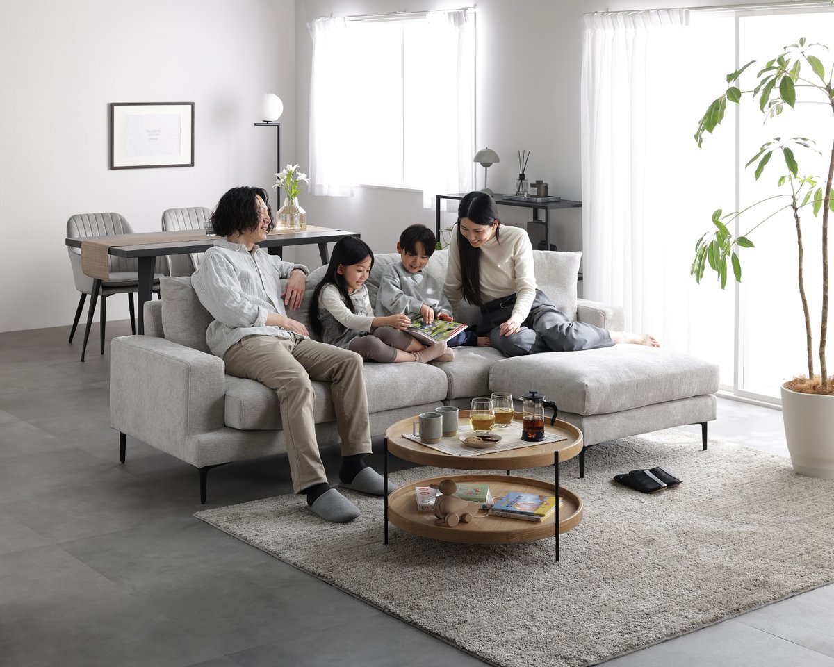 rasik_interior's tweet photo. 家族全員で座れる4人掛けソファ🛋️ https://t.co/2JkHJ5ILRR