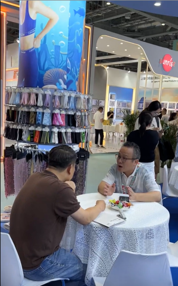 TogeWang63213's tweet image. Visit Nextfashion Trimming &amp;amp; Lace factory (40 min from Canton Fair) 🧵 global bases + full trims supply. sales88@nextfashion2.com
 nftrimming.com
 #lace #trims #textile #embroidery #oem #odm