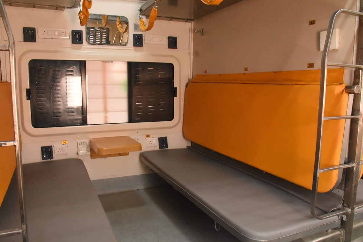 RailAnalysis's tweet photo. PM Modi launches new #AmritBharat Express #Trains and #railinfrastructure project in Uttar Pradesh

Read more:https://t.co/Ylx8NUxdhp

#AyodhyaMumbai #BanarasPune #VaranasiPtDDU #Flagoff #Inauguration #IndianRailways #RailBridge #RailLine #Connectivity #RailAnalysis https://t.co/gHHuPcVK4F