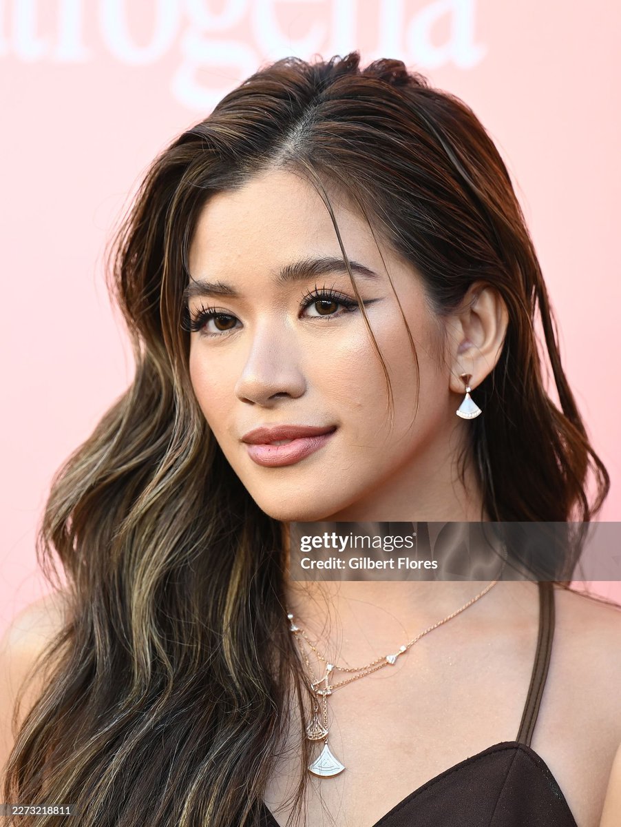 i swear every new aiah photo resets my brain. how is she real??