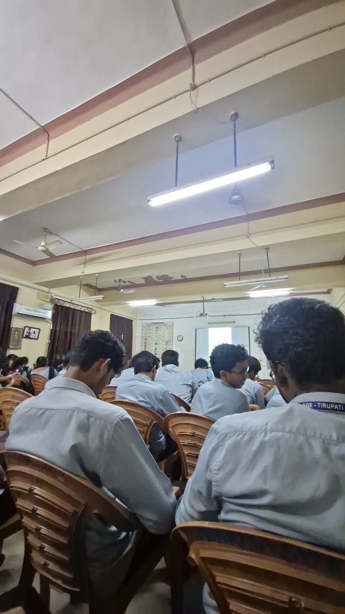 JAATbajju18's tweet image. हर दिन थोड़ा बेहतर की और.....📖
#mbbs #student