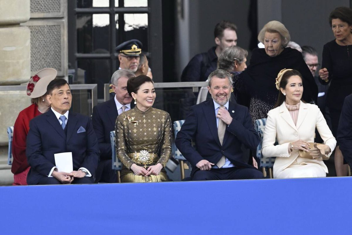 implmaterial's tweet photo. King Maha Vajiralongkorn (Rama X) &amp; Queen Suthida seated next to King Frederik &amp; Queen Mary https://t.co/lnJtkVSOZf