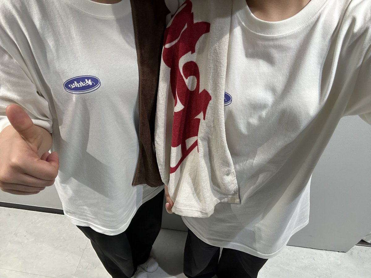 こ こ tweet media