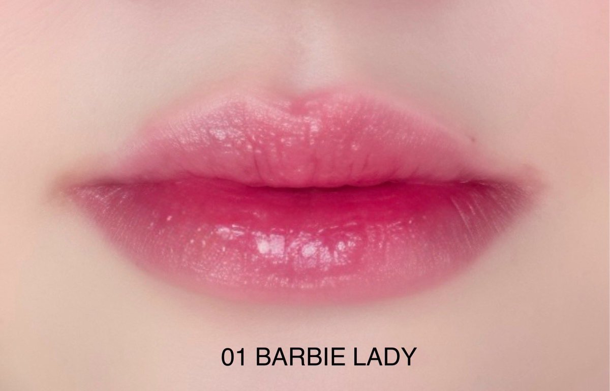 ttarntalzonel's tweet photo. โดนลิป DEESAY Glowfix Lipตกเข้าเต็มๆ ✨ เป็นลิปสเตนฟีลกลาสลิป ยิ่งทายิ่งดูปากฉ่ำเงา แต่สีติดทนมากกก กินน้ำกินข้าวยังเหลือสเตนสวยอยู่ เนื้อบางเบา ไม่เหนียวปาก สีที่สะดุดตาคือ 02 Cherry Melt กับ 04 Bare Kiss 02 จะเป็นชมพูใสๆน่ารักสดใส ส่วน 04 โทนพีชละมุน  ใครชอบลิปฉ่ำแต่ไม่อยากเติมบ่อย ตัวนี้น่าลองมาก
#ลิปกลิ้งแก้ว #ลิปดีเซ้ย์ #ลิปทินท์ติดทน #Deesay