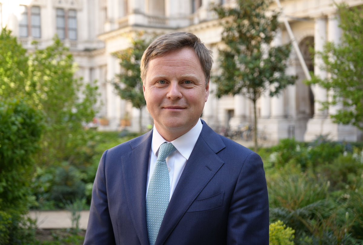 We are pleased to announce the appointment of Mr Stephen Hickey CMG <a href="/sblhickey/">Stephen Hickey</a> as His Majesty’s Ambassador to the Italian Republic and Non-Resident Ambassador to the Republic of San Marino, succeeding <a href="/EdLlewellynFCDO/">Ed Llewellyn</a>.

gov.uk/government/new…