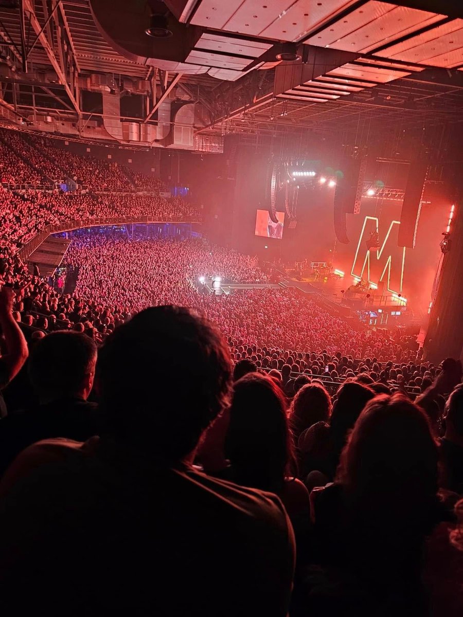 World Tomlinson tweet media