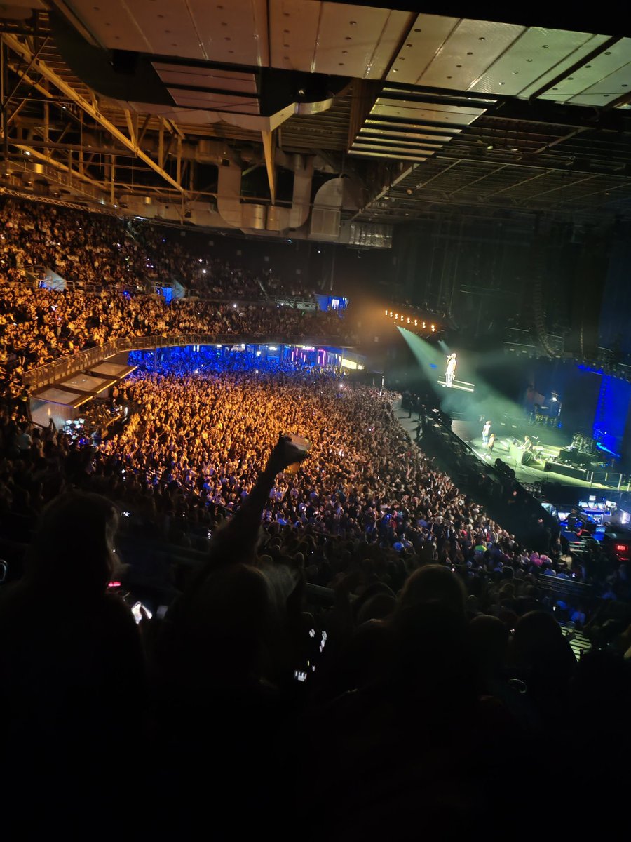 World Tomlinson tweet media