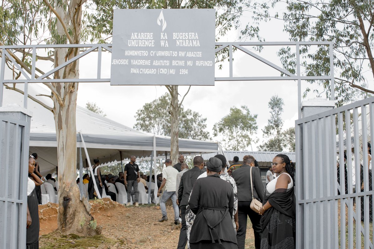 BugeseraDistr's tweet photo. Ku Kimenyetso cy'Urwibutso rwa Jenoside yakorewe Abatutsi kiri ku rufunzo rwa Cyugaro, ahazwi nka CND i Ntarama, hari kubera igikorwa cyo #Kwibuka32, by'umwihariko tuzirikana Abana n'Abagore bazize Jenoside yakorewe Abatutsi,cyane cyane abiciwe muri uru rufunzo.
#KwibukaTwiyubaka https://t.co/zhhgPi7UKv