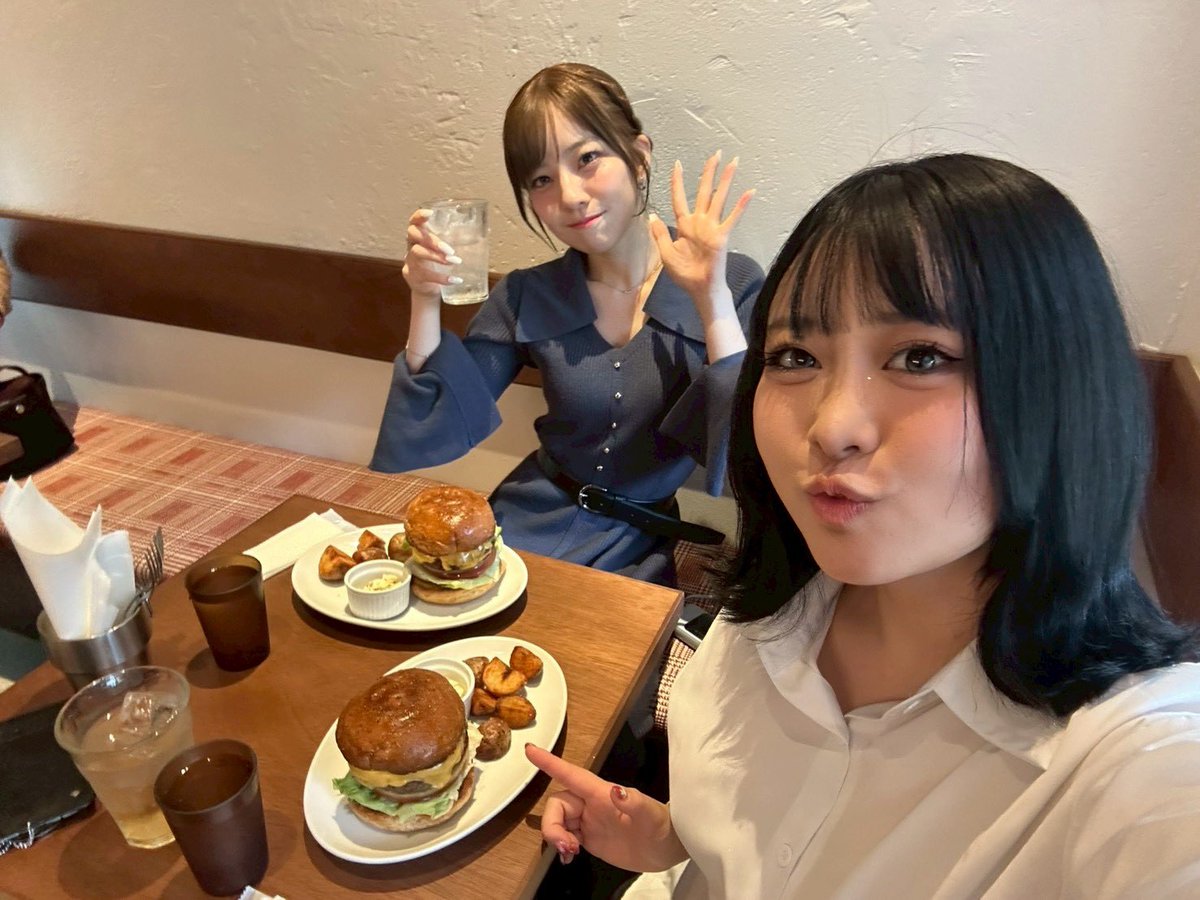 kakoponpii_sax's tweet image. おつぽんぴ🐑

るなちゃんとサックスワールドの対談&amp;amp;撮影してきました〜！

まだ23歳？なのに、完成されてる…
大好きなアー写の🔫ピストルポーズ
一緒に撮れたのでお楽しみに❣️

ボーカル&amp;amp;SAX奏者
カッコ良すぎる！！💖
リピートして聴いてます☺️

@Luna_Lupo1128 @yukawa80259765