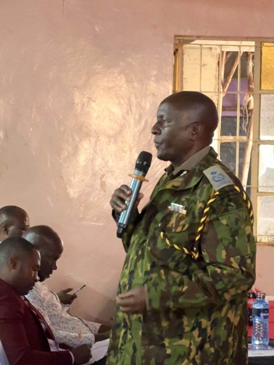 CrimeSiPoaKenya's tweet photo. County Commissioner of Police Mr Wambua: โPolice can never win the fight against crime aloneโpartnership with the community is key.โ
#communityforum #Muranga #Crimesipoa #Communityempowerment https://t.co/3H2YY2suPs