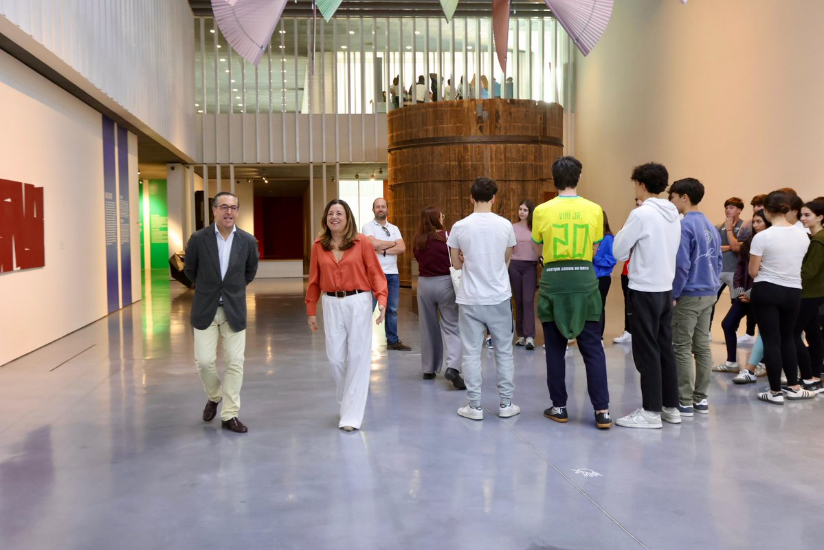EducaAnd's tweet image. La consejera inaugura la 2ª jornada del V Foro Educación, Innovación y Economía de @elespanolcom en el @pompidou_malaga , que analiza la situación actual de la #educación, su transformación y su proyección de futuro.