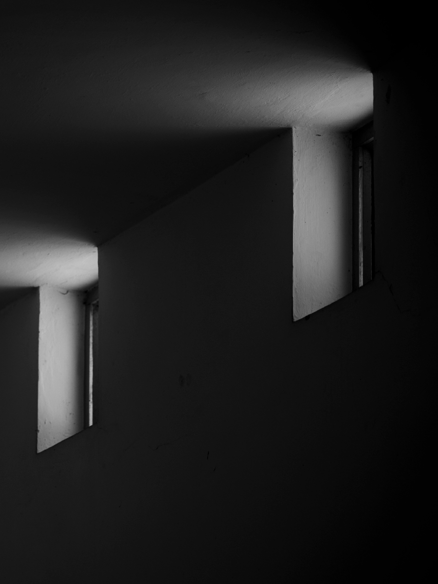 DJADdesign's tweet photo. An eye for design is about noticing the details that are easy to miss but shape how a space feels. In these places, the focus shifts to quiet moments. Light falling across a textured wall, the rhythm of steps, the meeting of materials, or the shadow of a railing. https://t.co/CEIi3vihBE