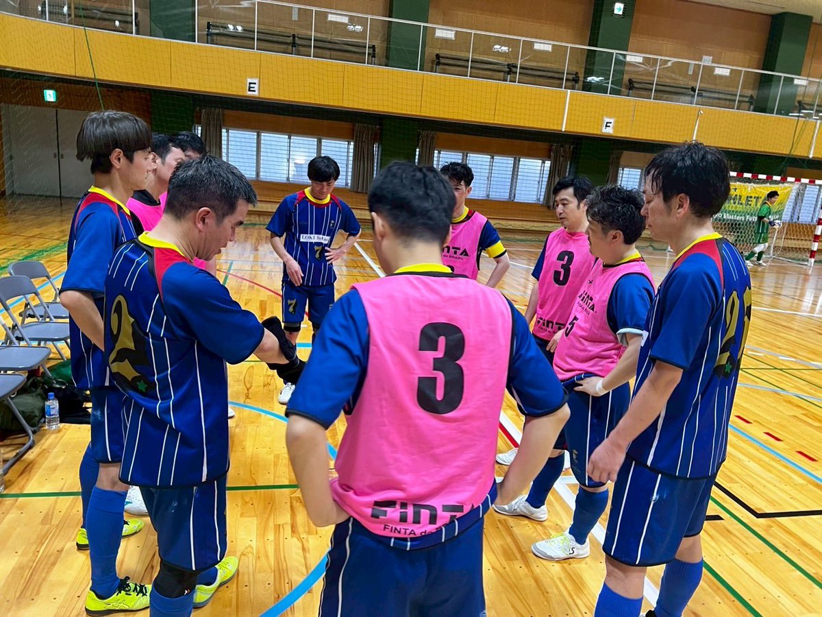 AOKINGER's tweet photo. AOKING GENESiSが第7回東京都マスターズフットサル1部リーグで初優勝を決めた時のダイジェスト映像ができました🎥
https://t.co/vHtt6JDiBO

優勝の裏側を完全公開💯

特にアラフォー世代の方は同世代のフットサルをぜひご覧下さい📺

若者達にも40歳になった時の参考イメージとして見てもらえたら🙌 https://t.co/IruRDpSRjG
