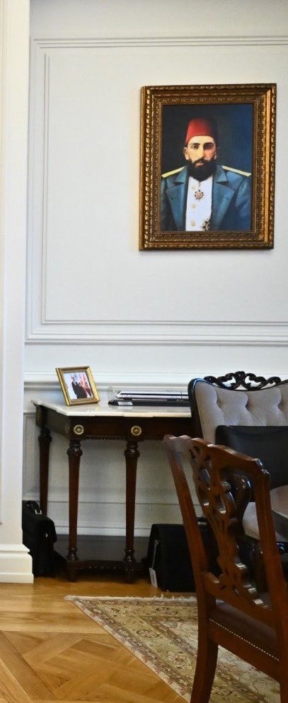 Ebru Çelik tweet media