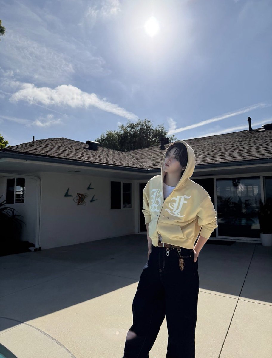 (null).com tweet media