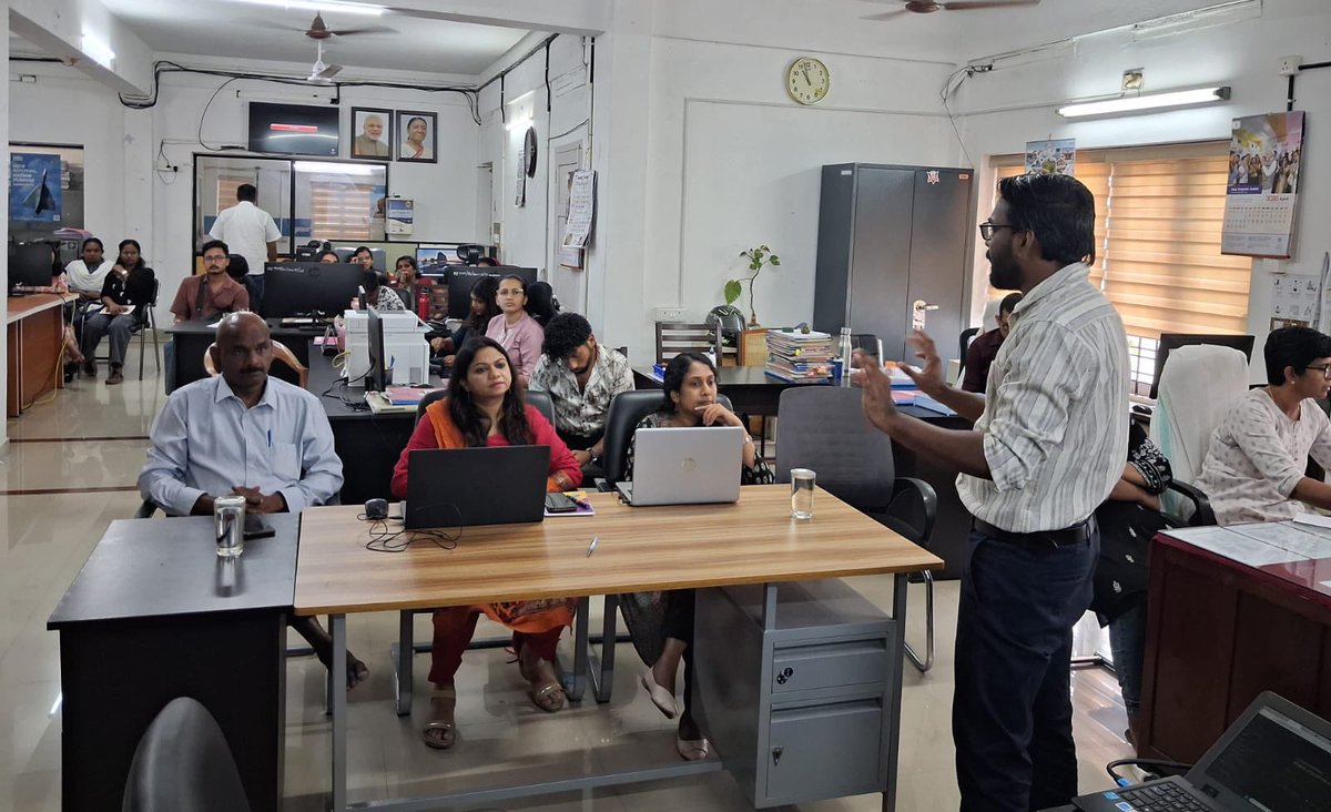 CBCTrivandrum's tweet image. Today marks the final day of intensive hands-on #workshop on "#Al Productivity in the Workspace: Efficiency, Creativity and Credibility" for officials and staff of @PIBTvpm &amp;amp; @CBCTrivandrum by Shri Habeeb Rahman Y.P. (Media Professional,Fact-Checker &amp;amp; Al Trainer) 
@_DigitalIndia