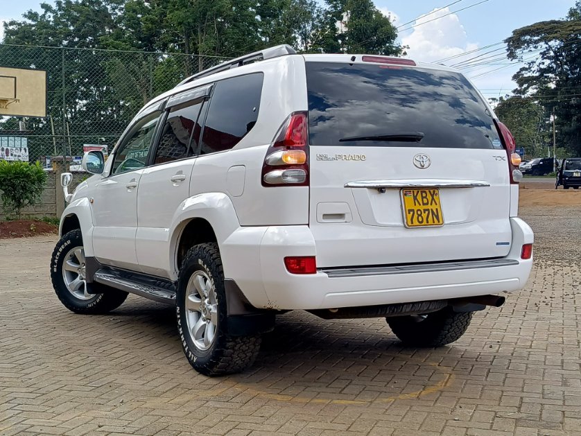 Gitz__'s tweet photo. Toyota landcruiser prado

2007 model
2700cc petrol
Key start
Android multimedia player
Optional 4×4
Fabric seats
Alloy rims

Price:2.35M
☎️0768 867525 https://t.co/YzXa5wSFZE