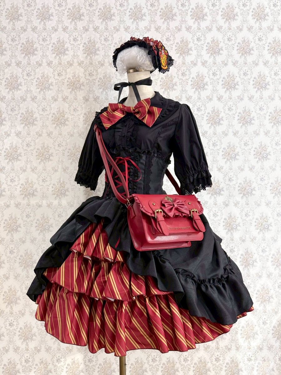 ATELIER PIERROT コルセット　ヘッドドレスワインレッド ♥️おすすめコーデ紹介♥️ 【ATELIER-PIERROT】 Bustle Corset Dress