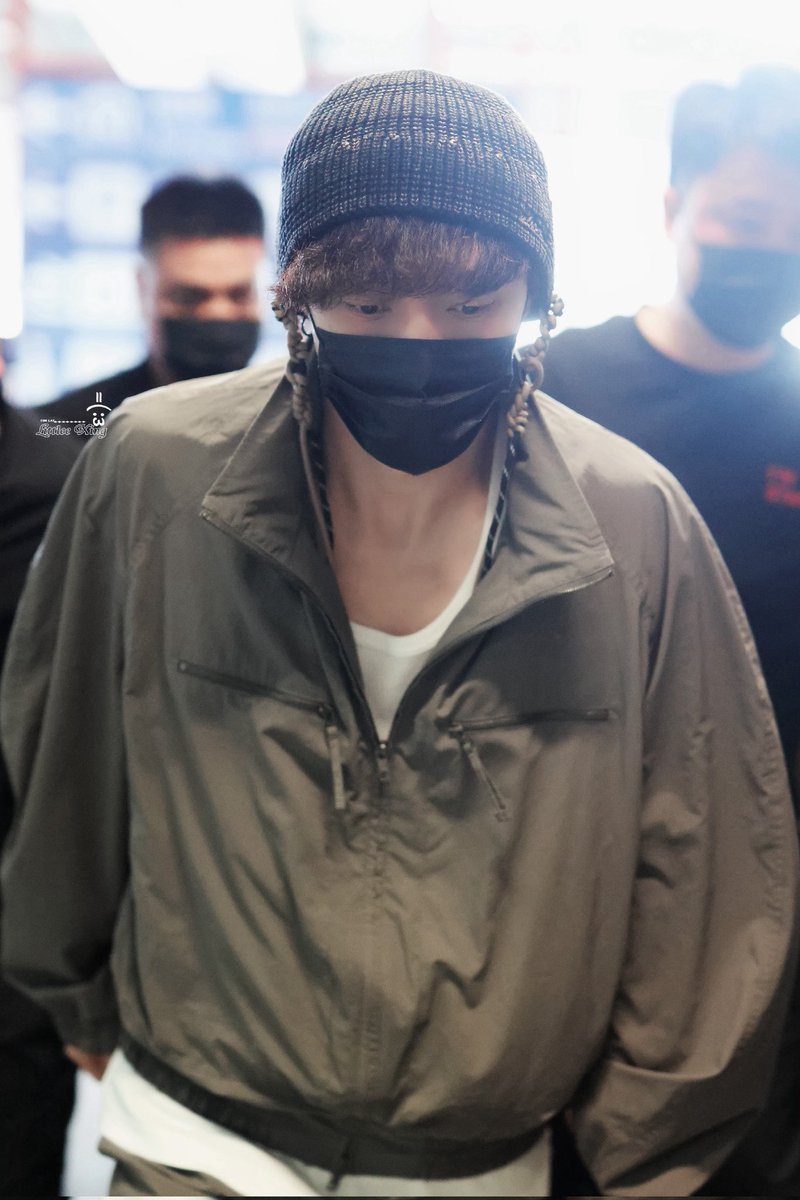 Lay Zhang Base 🚢⚓ tweet media