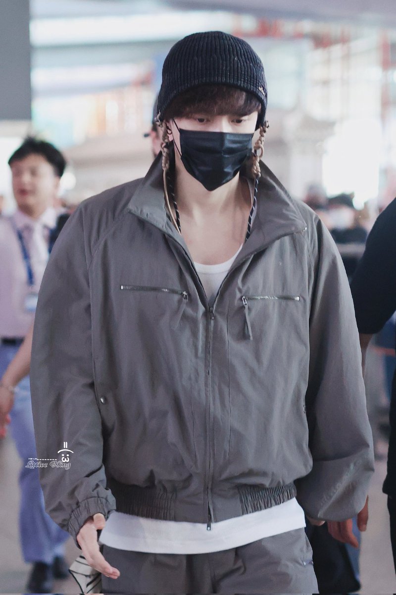 Lay Zhang Base 🚢⚓ tweet media