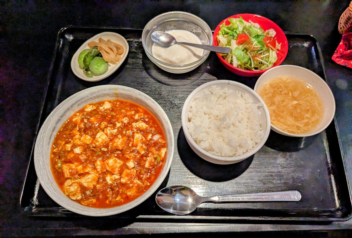 fukuro414's tweet photo. #やまちゃん
@札幌市・南区

四川麻婆豆腐セット

これがまた旨いのよ

#北海道グルメ　#札幌グルメ　#麻婆豆腐 https://t.co/OiHfJM6GT4