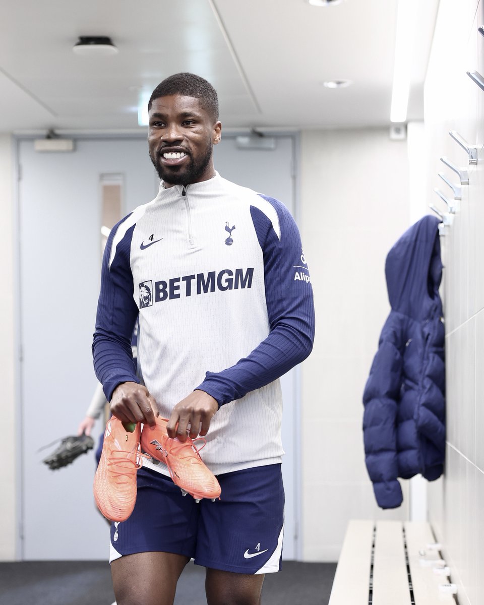 Spurs_KR's tweet image. 야외 훈련 나가기 전📸

#THFC #COYS #SpursKR #토트넘