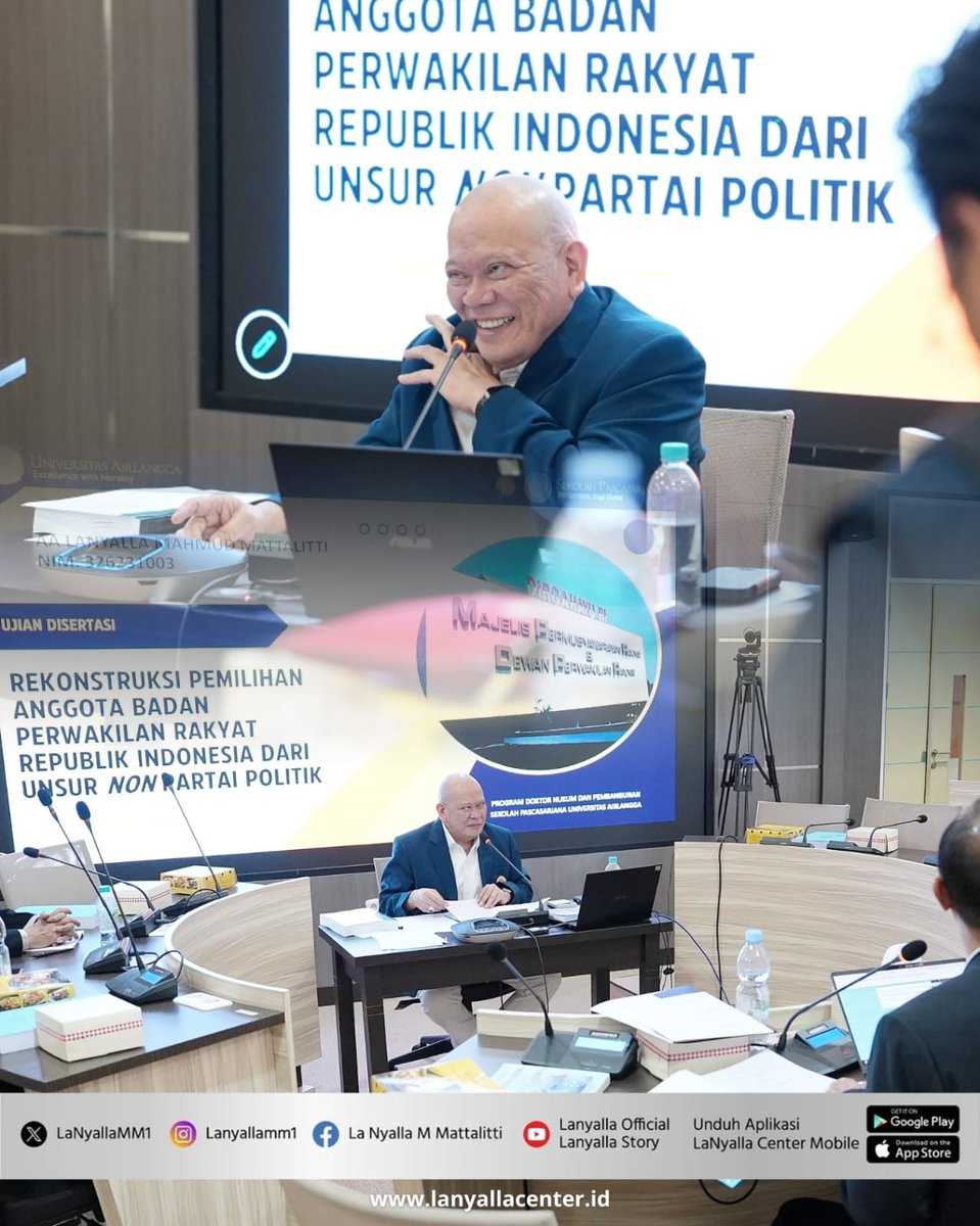 LaNyallaMM1's tweet image. Anggota DPD RI Jawa Timur AA LaNyalla Mahmud Mattalitti mengikuti Ujian Disertasi tahap 1 (tertutup) Program Studi Doktor Hukum dan Pembangunan.

@Unair_Official 
#lanyalla #dpdri #dpdrijatim #universitasairlangga #pascasarjana