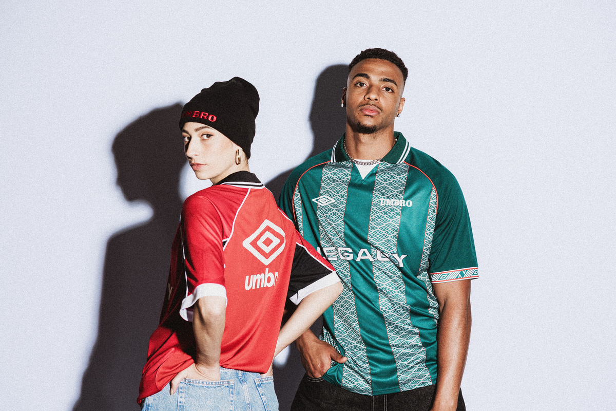UmbroIberia's tweet photo. El fútbol es su origen. Evoluciona y se transforma.

FV Collection: actitud dentro y fuera del campo.

Descubre hasta dónde puedes llegar.

¡Ya disponible en https://t.co/ZOm9q6vgZ4!
Ver más en: https://t.co/OQZ8hRuxib

#UmbroStyle #FromGameToLife26 https://t.co/x8KS4V1KA4
