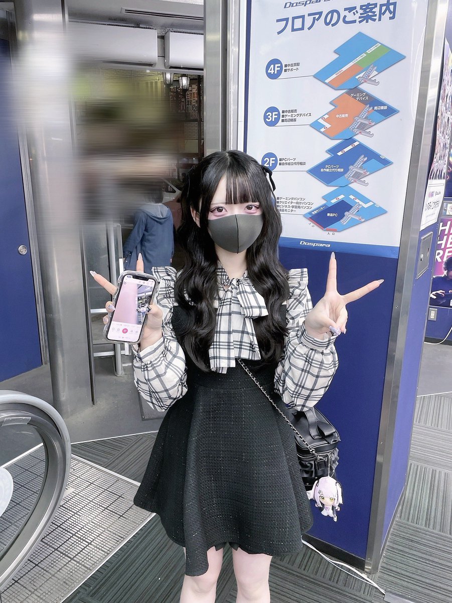 働く tweet media
