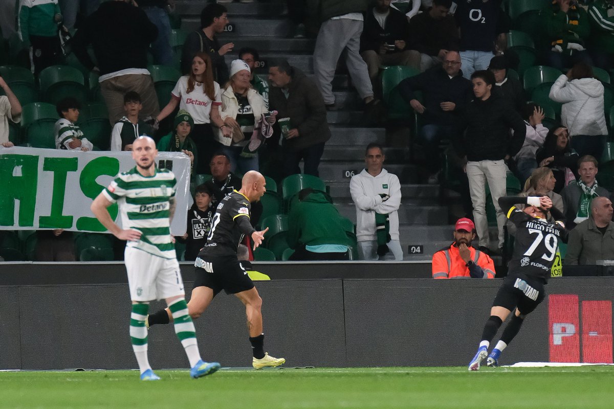 CDTondela1933's tweet photo. Cícero & Hugo Félix 🔗®️
#SóTondela #SCPCDT https://t.co/sJPNNr7fCb