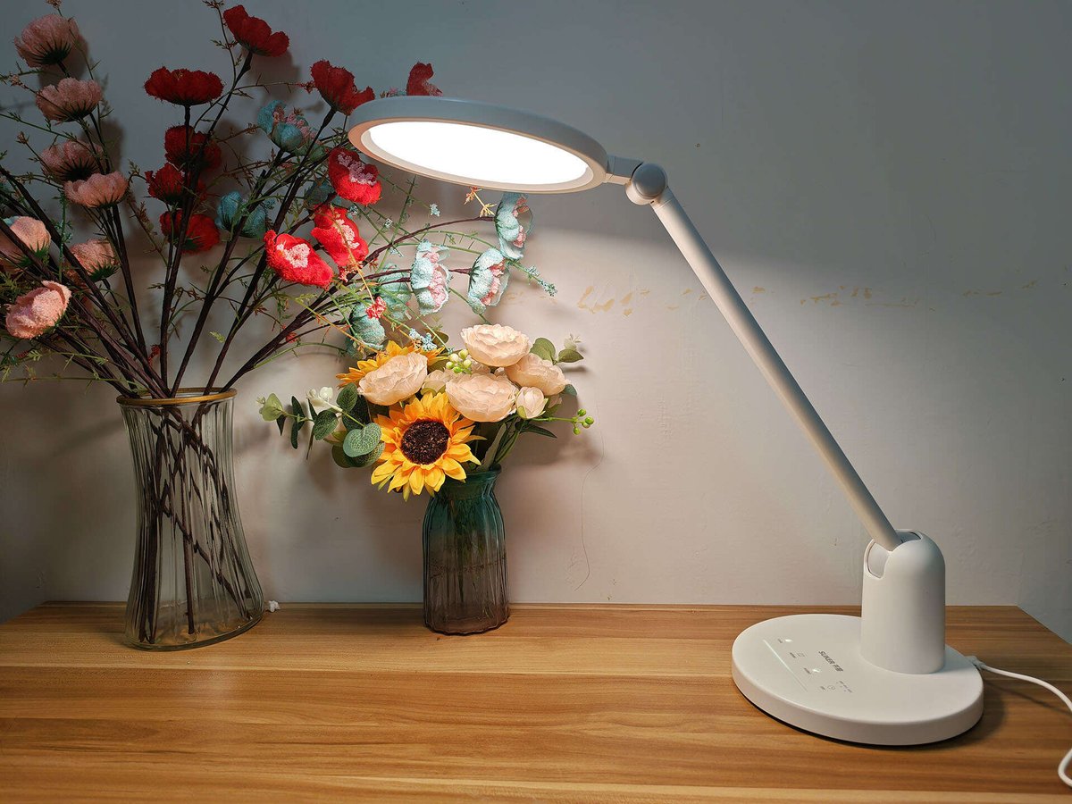 na_alketbi's tweet image. Cozy Sunday afternoon  Spent it rearranging my bookshelf u0026 sipping matcha by the window. Small joys hit different! #HomeVibes #WeekendVibes