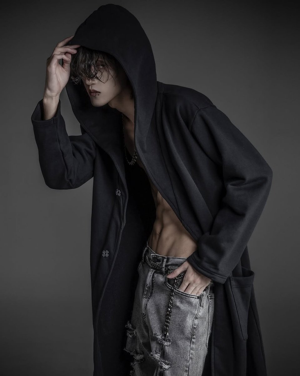 oɹɐʇnʎɓ tweet media