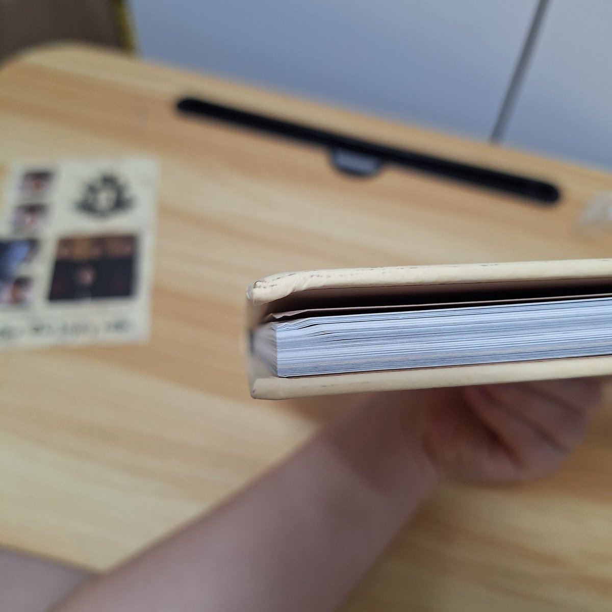 앨범 오긴했는데 모서리가 좀 구겨져서 왔는디...
이런것도 교환 되긴하나요?
일단 개봉영상은 찍어놨어유