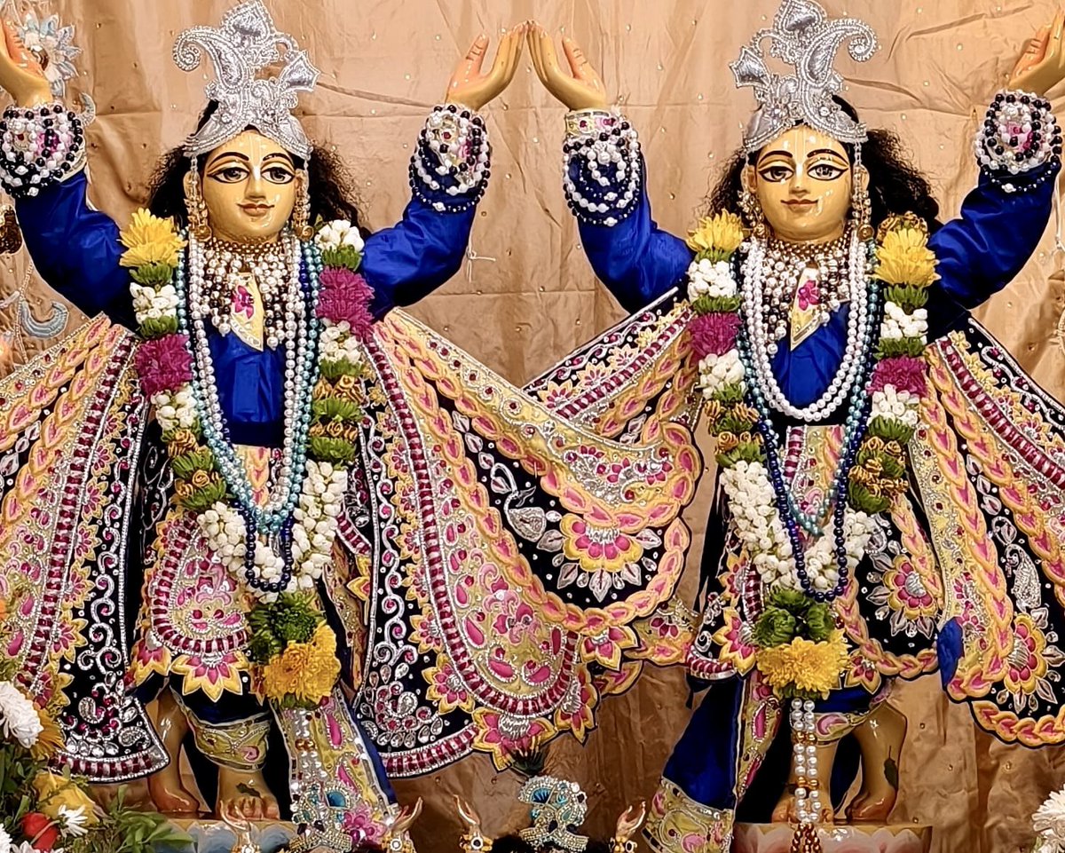 iskcon_tvm's tweet image. The Beautiful Darshan of Sri Sri Krishna Balarama During Narasimha Jayanti Festival
As it is Chandan Yatra, Sri Sri Krishna Balarama were completely covered with cooling sandalwood paste &amp;amp; natural colors.

#iskcon #kerala #trivandrum