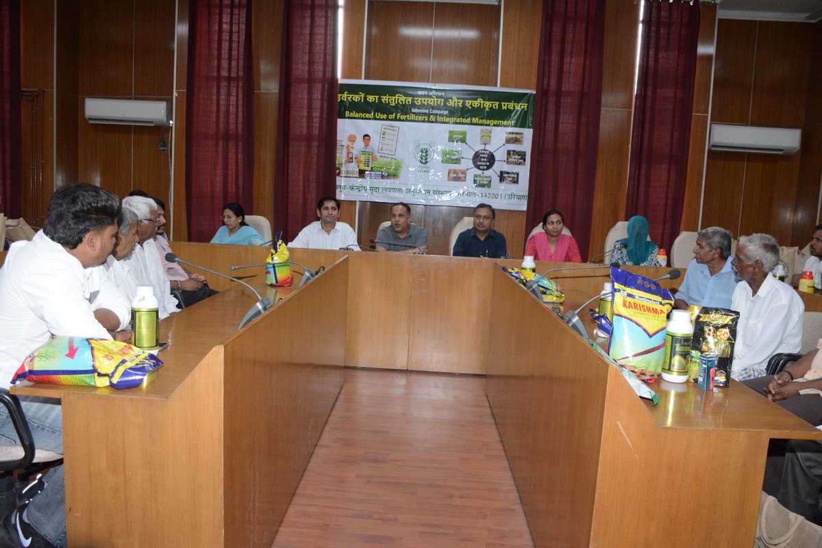 CSSRIpub's tweet photo. Organized an intensive campaign on “Balanced Use of Fertilizers and Integrated Nutrient Management” for farmers of Kachhwa village, Karnal, on 28 April 2026. https://t.co/GeQorS5Xkl